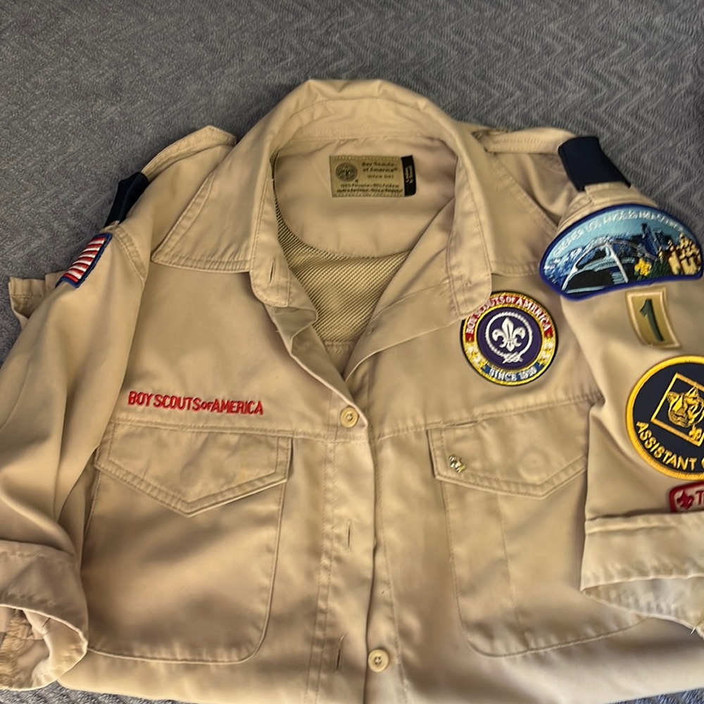 Women’s Cub Scout shirt